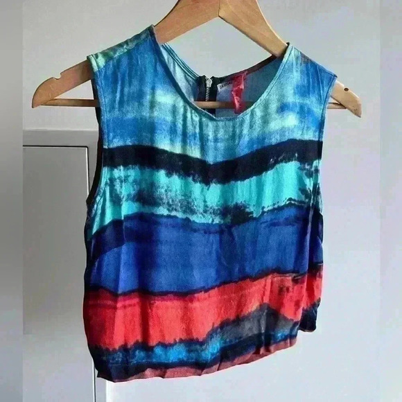 Eight Sixty Women’s Red Blue Gradient Crop Coastal Coachella Summer Top Small - Picture 3 of 9
